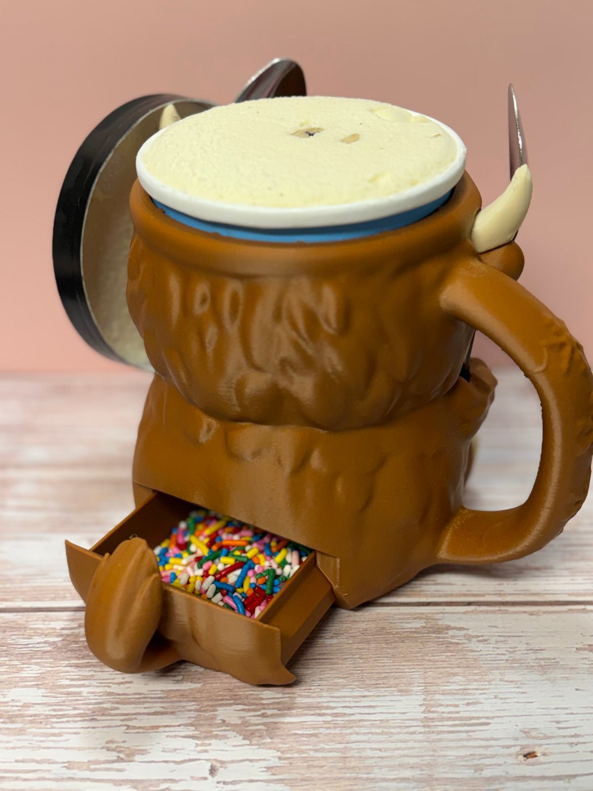 Highland Cow Ice Cream Pint Holder